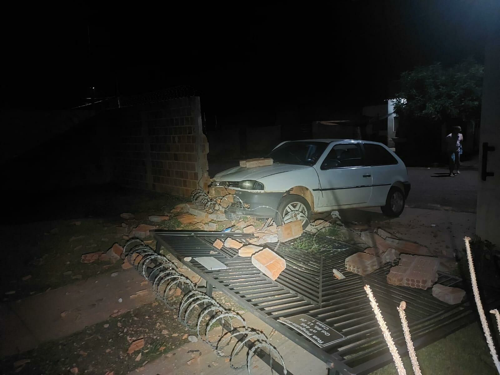Imagem de compartilhamento para o artigo Embriaguez ao volante causa acidente com colisão em carro parado em Chapadão do Sul da MS Todo dia